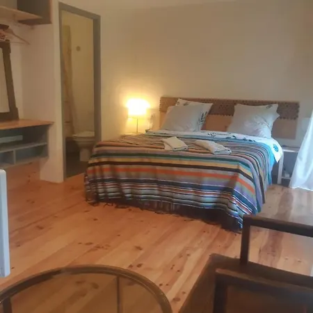 Au Velo Dans L'arbre B&B Saint-Sulpice-de-Faleyrens