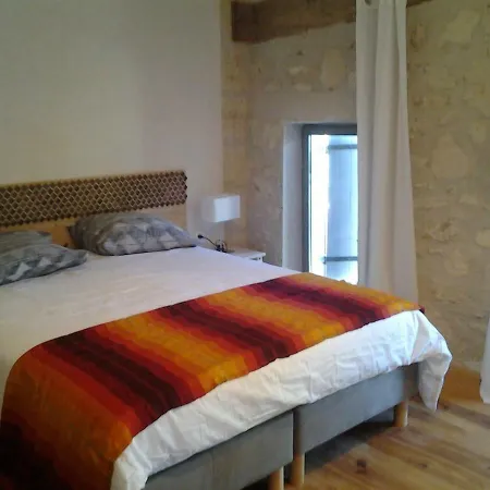 Bed & Breakfast Au Velo Dans L'arbre Saint-Sulpice-de-Faleyrens
