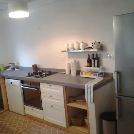 Au Velo Dans L'arbre Panzió