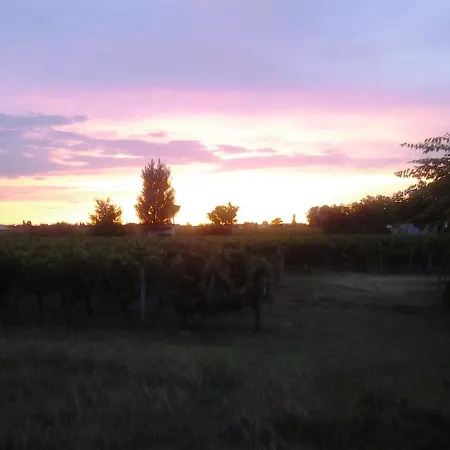 Au Velo Dans L'arbre Bed & Breakfast 3*
