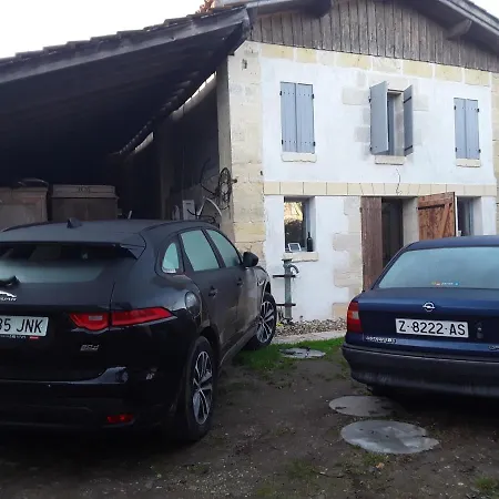 Bed and Breakfast Au Velo Dans L'arbre