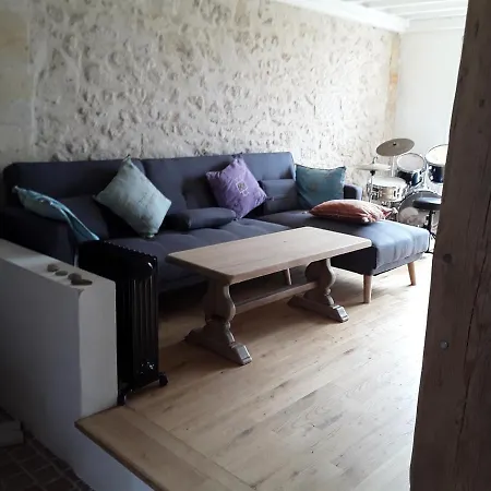 Au Velo Dans L'arbre