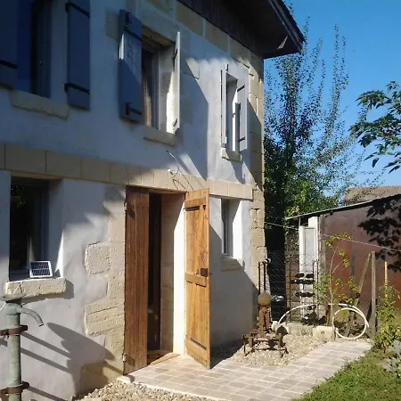 Au Velo Dans L'arbre Bed and Breakfast 3*