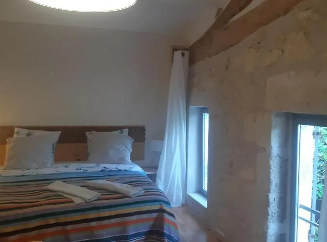 Au Velo Dans L'arbre Bed and Breakfast