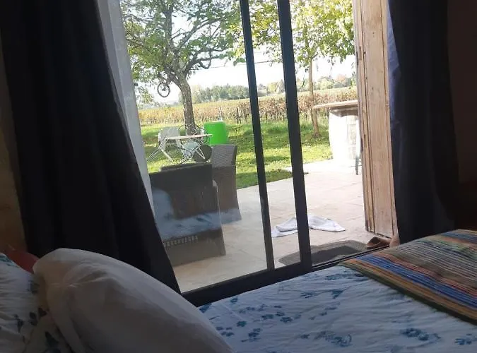 Au Velo Dans L'arbre 3*