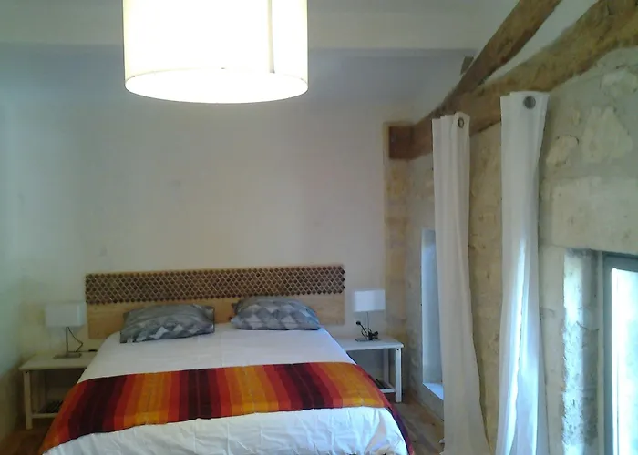 Au Velo Dans L'arbre 3*