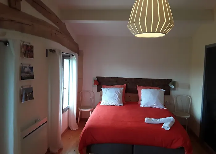 Au Velo Dans L'arbre 3*