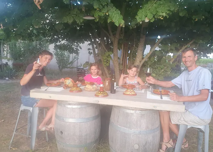 Au Velo Dans L'arbre Bed and Breakfast