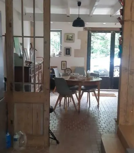 Bed and Breakfast Au Velo Dans L'arbre Saint-Sulpice-de-Faleyrens