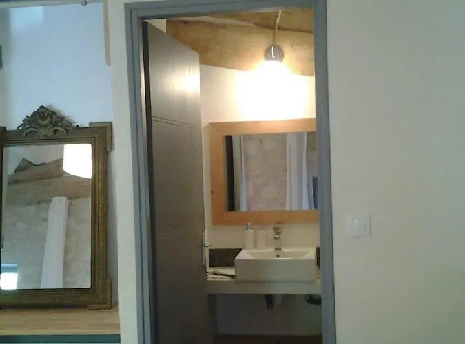 Bed and Breakfast Au Velo Dans L'arbre