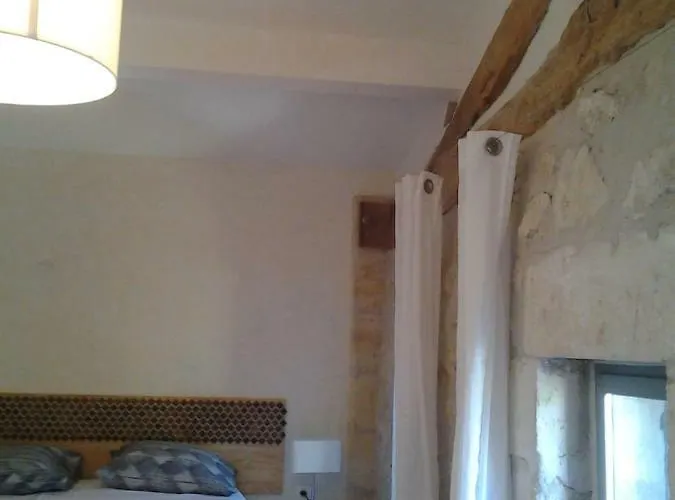 Bed and Breakfast Au Velo Dans L'arbre