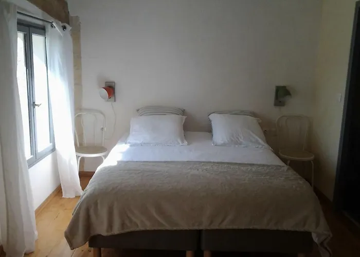 Au Velo Dans L'arbre 3*