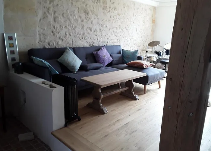 Au Velo Dans L'arbre