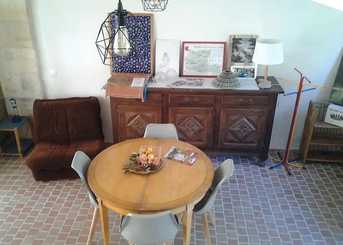 Au Velo Dans L'arbre 3*